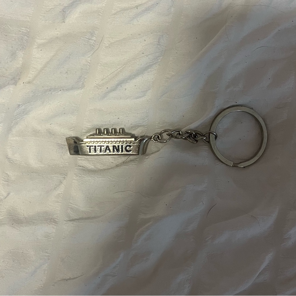 silver titanic keychain